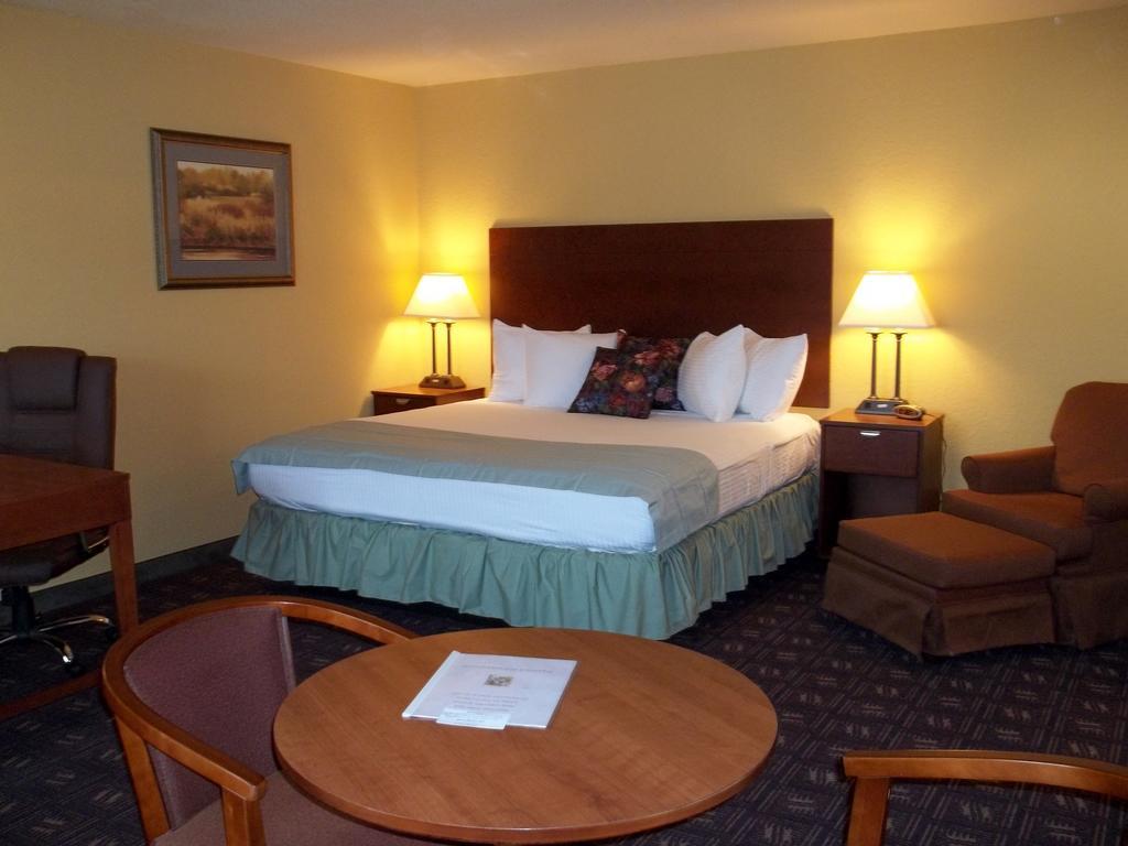 Southern Inn And Suites Yorktown Экстерьер фото